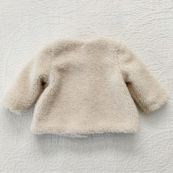 Zara Girl's Teddy‎ Fleece Coat (1-3 Months) - Picture 2 of 4